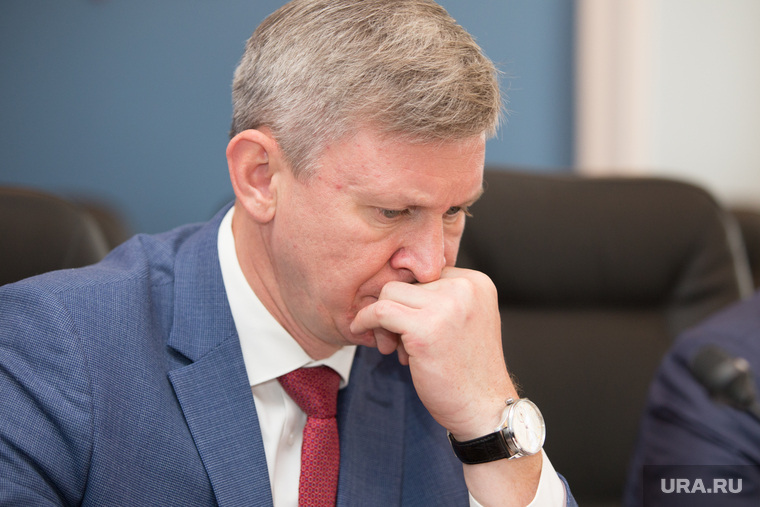 Визит заместителя генерального прокурора, Юрия Пономарева. Курган, фролов дмитрий, рука у лица