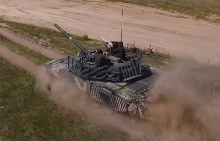 Доработанный советский танк президент Украины считает новой бронетехникой