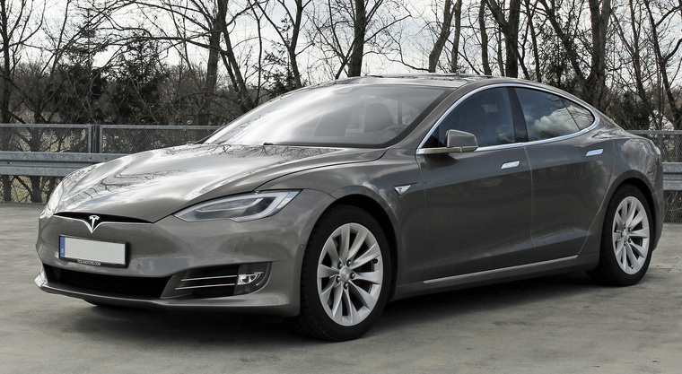 Знаменитая Tesla Model X оказалась на втором месте