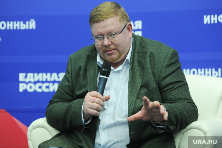 Политолог Павел Данилин считает бесчестной позицию по пенсионной реформе Сергея Удальцова и Алексея Навального