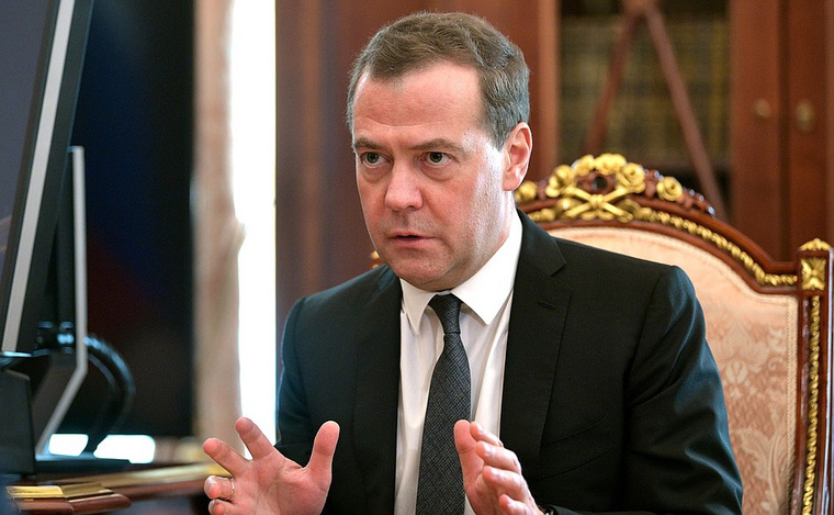 Медведев вернулся в политическую повестку после травмы