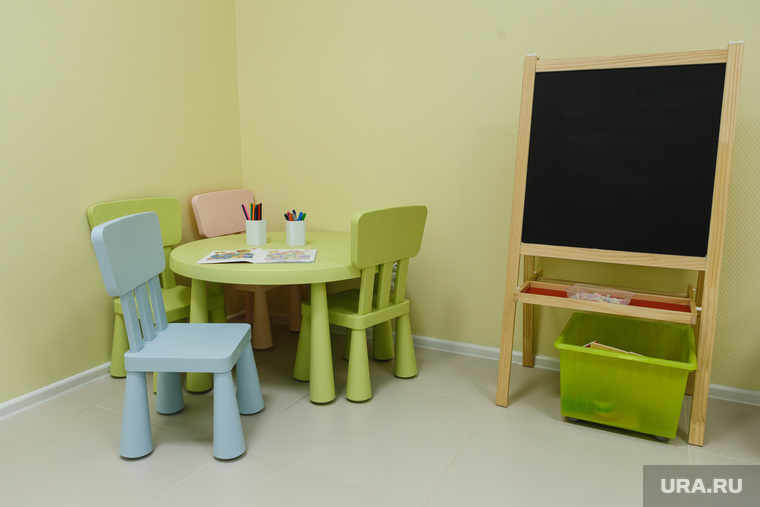  АнгиоЛайн г. Екатеринбург, детская комната, детские стол