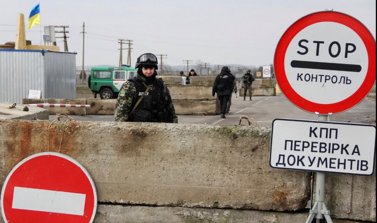 Закрыты два из трех КПП на выезде из Крыма на Украину