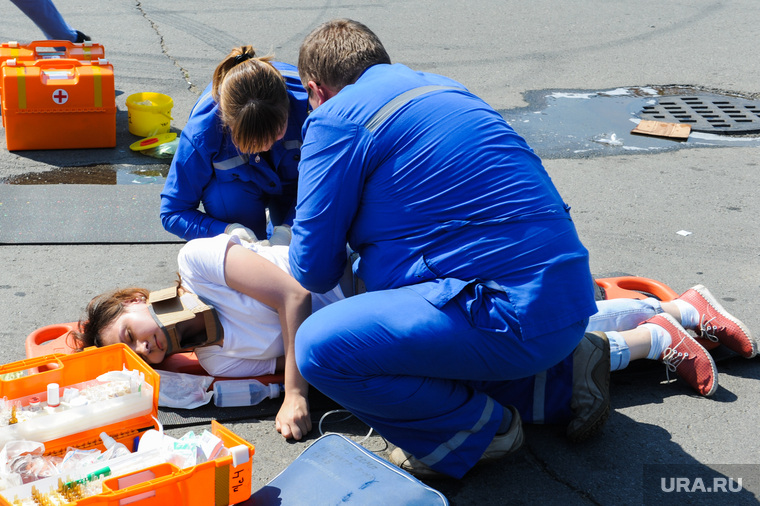 Тактико-специальные учения Скорой помощи по спасению пострадавших в ДТП. Челябинск, оказание помощи, пострадавший, спасение пострадавших в дтп