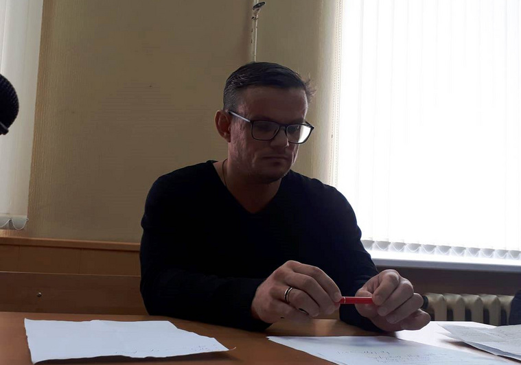 Юрий Кузьминых во время судебного заседания