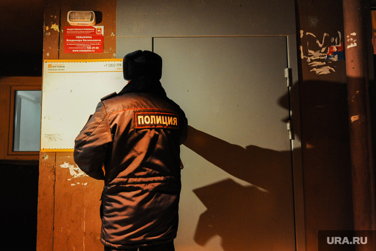 Операция "Ночь" полиции Курчатовского района. Челябинск, дверь, участковый, подъезд, полиция, ночь, силовики