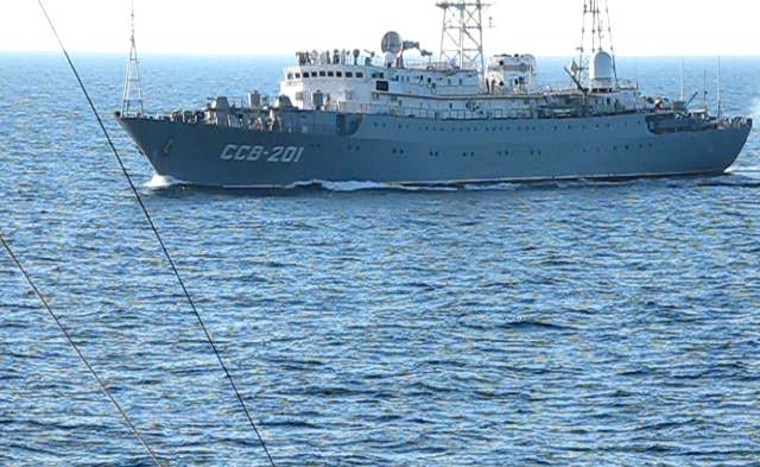 Спасательное судно «Донбасс» и буксир «Корец» следовали в Бердянск