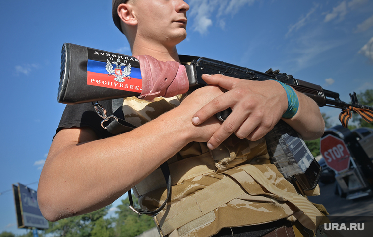Краматорск. Бомбоубежище. Ополченец. Украина, автомат, донецкая народная республика, днр, ополченец, солдат