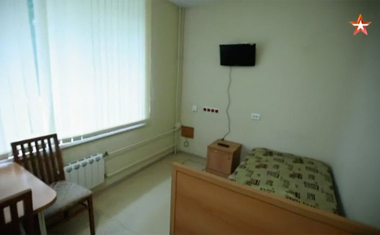 Комнату, где раньше жил Путин, сейчас занимают трое курсантов академии