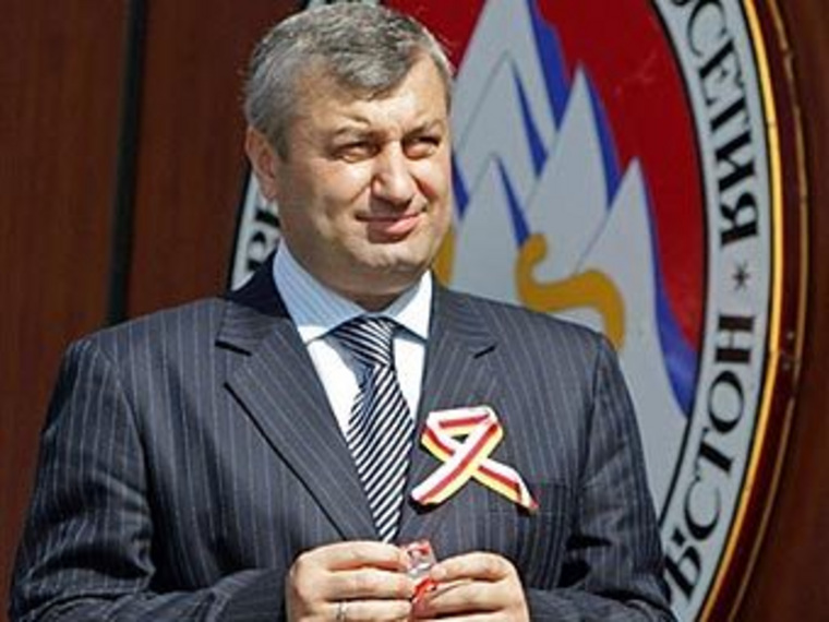 Чтобы нивелировать скандал, пришлось обращаться к экс- президенту Южной Осетии Эдуарду Кокойты