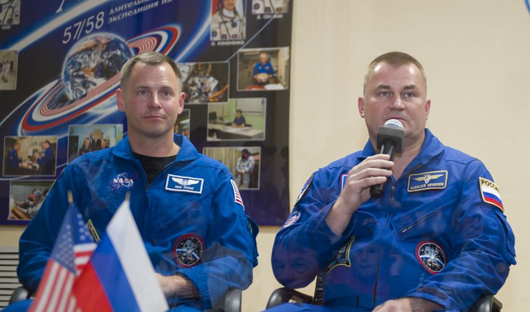 Пилотов должны отправить в Москву спецбортом
