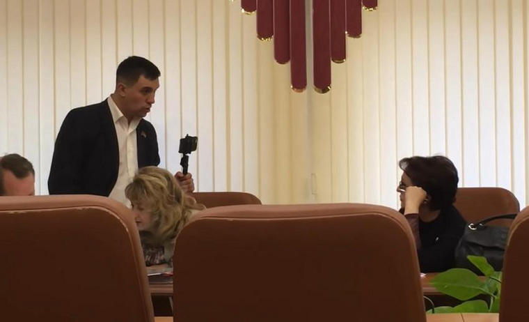 Министр считает, что на семь тысяч в месяц можно составить «диетическое меню»