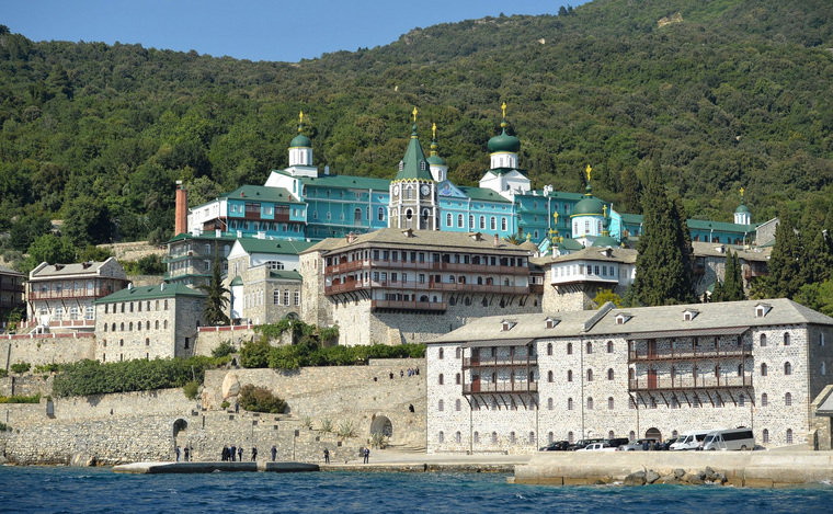 Свято-Пантелеимонов монастырь останется за Константинополем