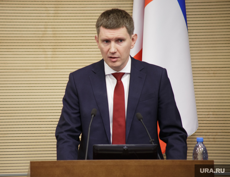 Решетников Максим представил доклад на заседании законодательного собрания. Пермь, портрет, решетников максим