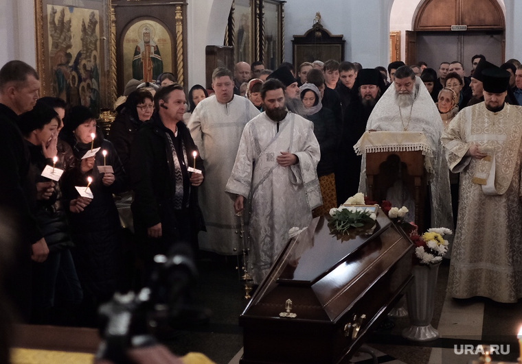 Похороны Егора Перепелкина, погибшего в Керчи во время теракта. Челябинск, отпевание, храм, церковь, обряд, гроб