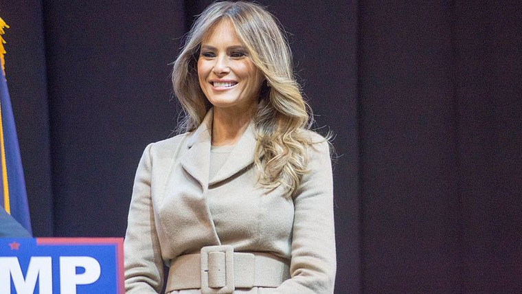 Меланья Трамп придумала оригинальный дизайн Белого дома к Хэллоуину