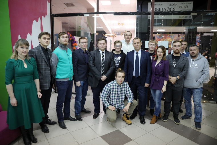 Вадим Шумков сделал фото с участниками встречи