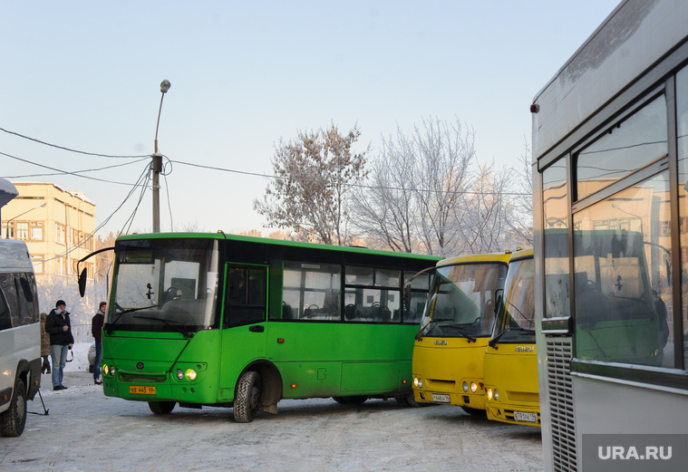 Тестирование маршрута новой транспортной схемы. Екатеринбург, автобус, остановка общественного транспорта, маршрутка