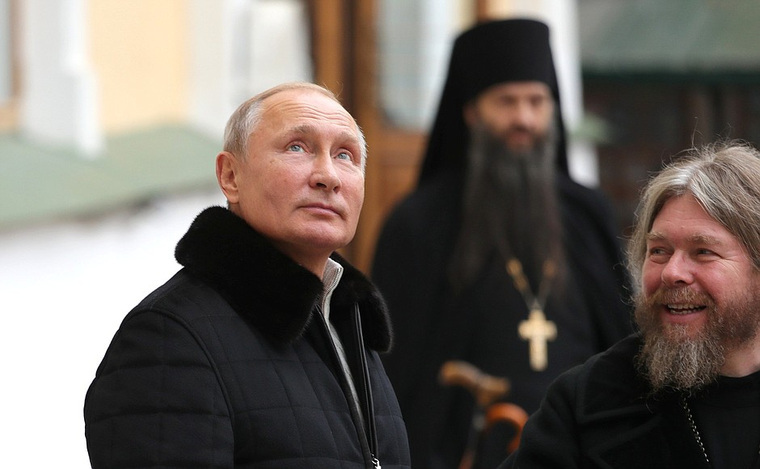 Президент посетил монастырь вместе с митрополитом Тихоном