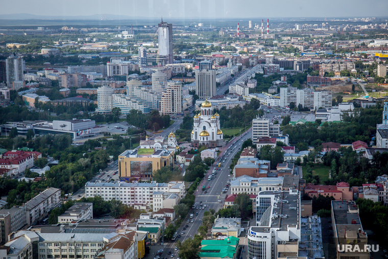 Смотровая площадка бизнес центра "Высоцкий". Екатеринбург, смотровая площадка, храм на крови, город екатеринбург, вид с высоты, вид на город, бц высоцкий, панорама города
