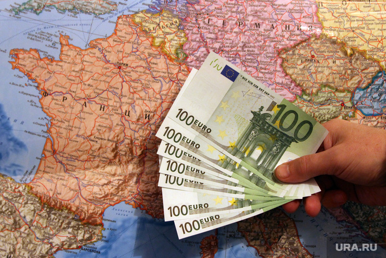 Ситуация в банках Кургана, карта, евро, валюта, европа