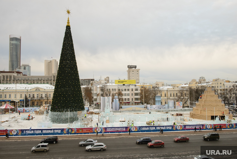 Строительство ледового городка на Площади 1905 года. Екатеринбург, торт, площадь1905 года, город екатеринбург, экспо2025, строительство ледового городка, новый год