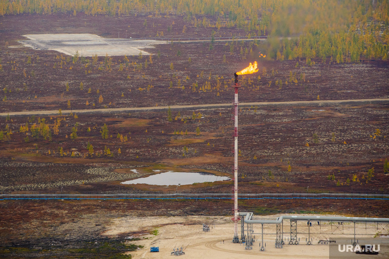 Природа Ямало-Ненецкого автономного округа, трубопровод, север, тундра, арктика, факел, ямал, природа ямала, сопутствующий газ, вид сверху, осень, экология, с квадрокоптера