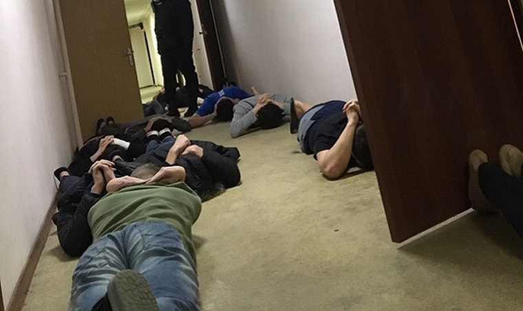В ходе операции в студенческом общежитии Росгвардия задержала 200 выходцев с Северного Кавказа