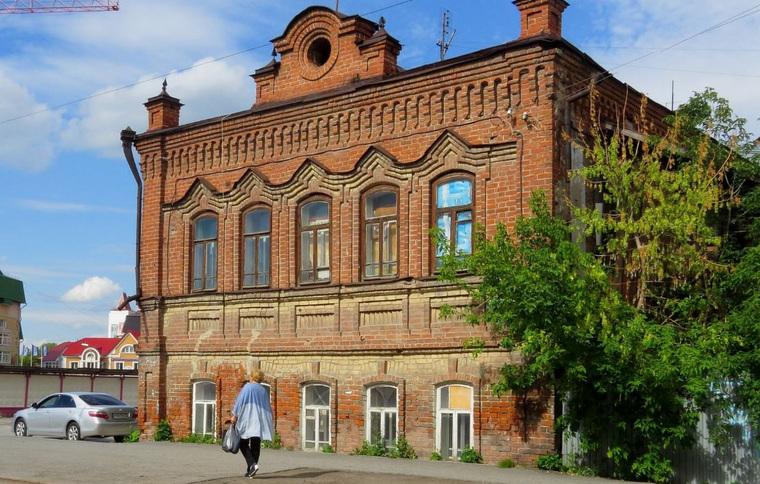 Этот кирпичный дом на улице Советской, 37, в итоге оценили в 18 млн рублей
