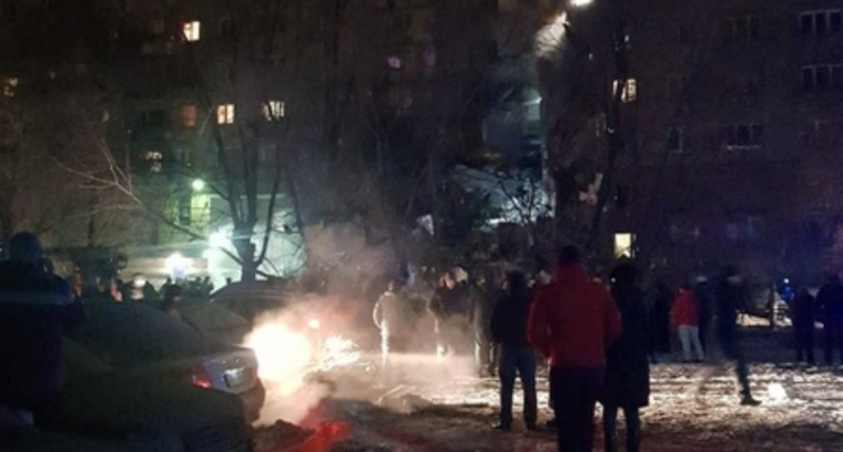 В МЧС сообщили о двух погибших при взрыве газа в жилом доме в Магнитогорске