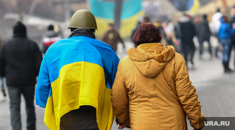 События на Майдане. Киев, флаг украины, майдан, киев, украина
