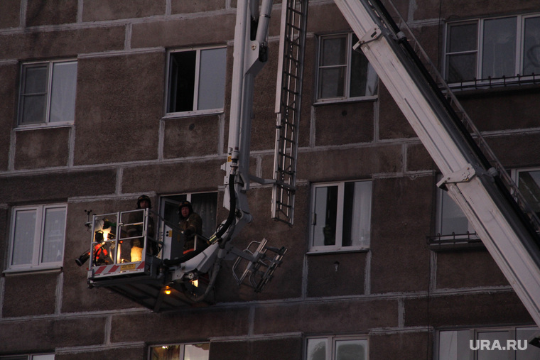 Взрыв бытового газа в доме № 164 на проспекте Карла Маркса. Магнитогорск, мчс, жилой дом, люлька, пожарная лестница