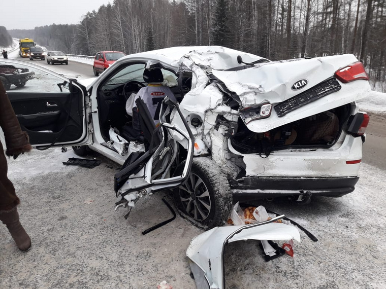 Водитель ВАЗ-2115 не справилась с управлением и столкнулась с Kia