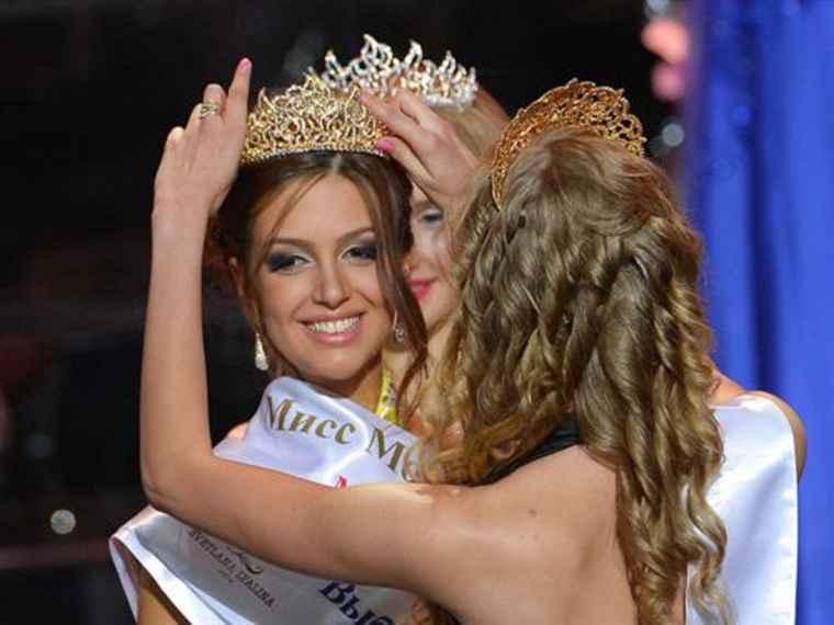 Оксана Воеводина получила титул «Мисс Москва» в 2015 году