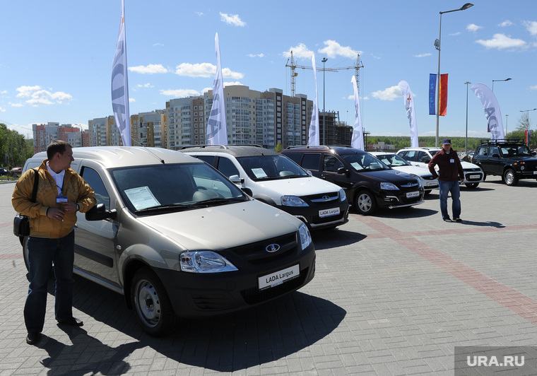 Автосалон Авто шоу. Челябинск., лада ларгус