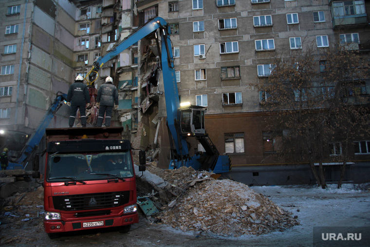 Взрыв бытового газа в доме № 164 на проспекте Карла Маркса. Часть 9. Магнитогорск, разбор завалов, погрузочные работы, камаз