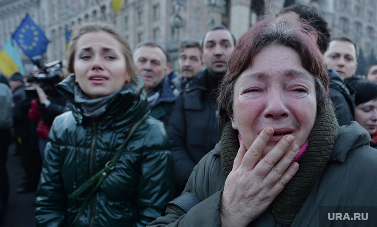 Майдан. Похороны погибших. Украина. Киев, майдан, плач, слезы, рыдания, горе, похороны