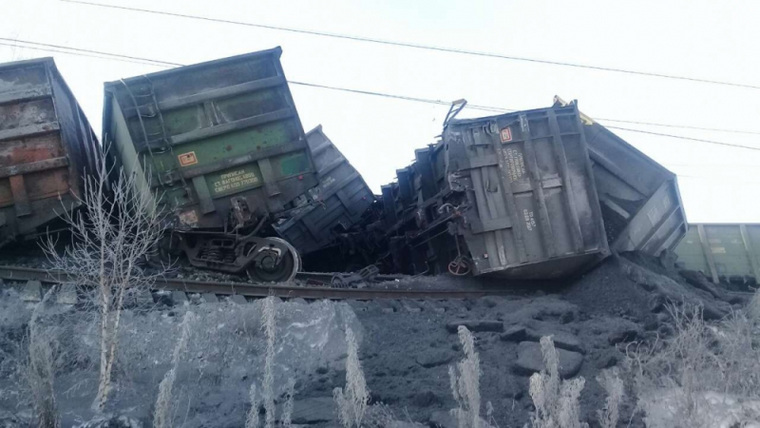 Из-за аварии временно приостановлено движение пассажирских поездов