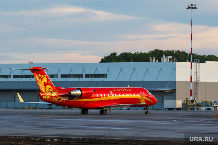 Споттинг в Кольцово. Екатеринбург, аэропорт, руслайн, Bombardier CRJ 100