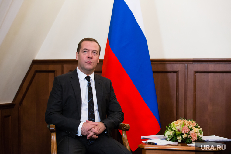 Встреча премьер-министра России  Дмитрия Медведева и губернатора ХМАО Натальи Комаровой. Ханты-Мансийск, портрет, медведев дмитрий, топ