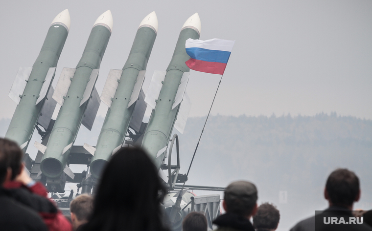 Выставка вооружений Russia Arms Expo-2013. RAE.
Нижний Тагил, военная техника, вооружение, снаряд, ракета, ракетный комплекс, зрк, флаг россии