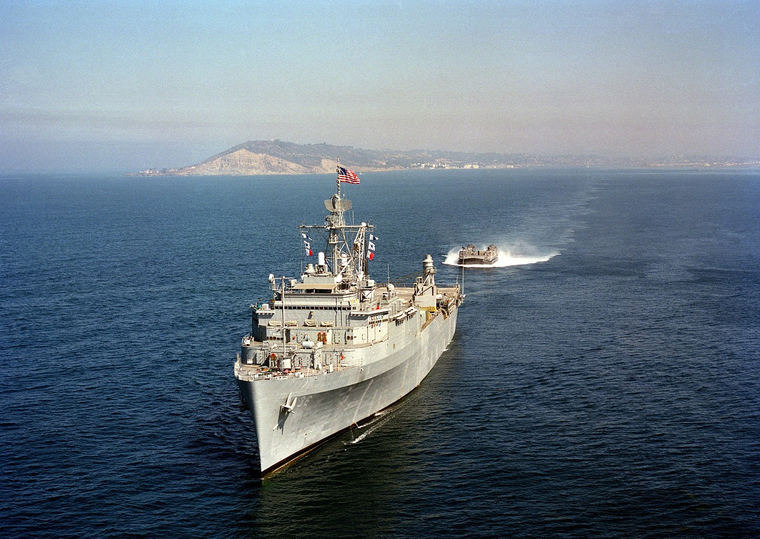 Открытая лицензия на 04.08.2015. Корабли в море., сша, военный корабль
