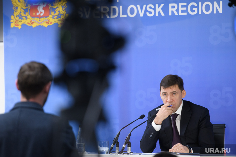На пресс-конференции Евгения Куйвашева также звучал вопрос о будущем Тунгусова. Губернатор оставил его без комментариев