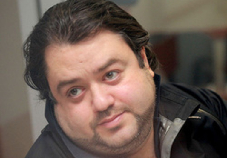 Анатолий Зак покинул Россию