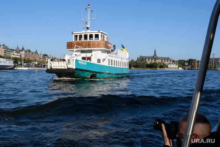 Виды Стокгольма. Швеция.ЛГБТ, паром, прогулочное судно, речной трамвай