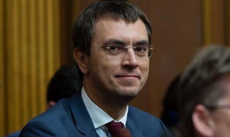 Владимиру Омеляну подарили торт в виде руин Кремля