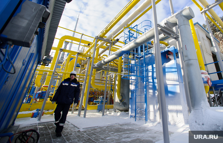 Отправка первой партии сжиженного природного газа автотранспортом из России в Казахстан. Екатеринбург, газ, трубы, газпром трансгаз екатеринбург, комплекс по производству спг