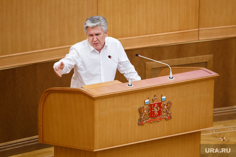 Заксобрание СО. Целый день. Екатеринбург, фамиев нафик, жест рукой