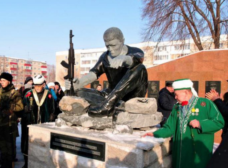 Памятник многие пользователи посчитали откровенной халтурой