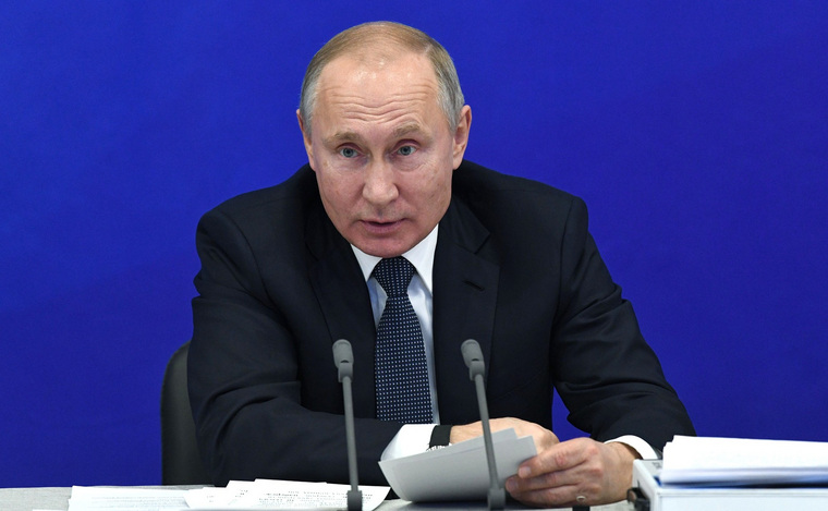 Путин дважды сделал шутливые замечания в адрес Минниханова